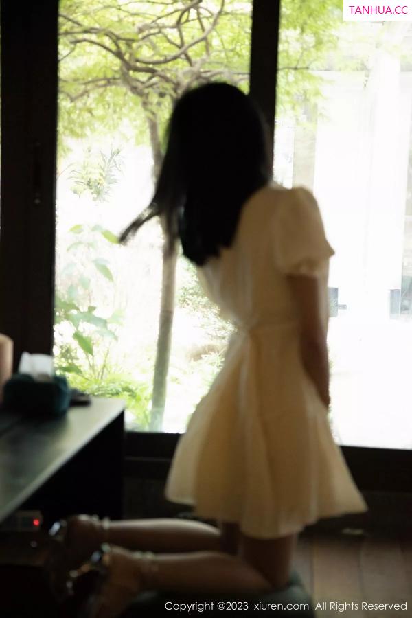 糖豆  [XiuRen]高清写真图 2023.11.30 No.7742 糖豆sisi 清纯美腿第14张图片